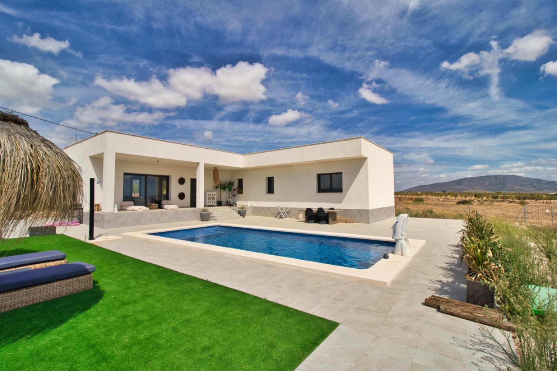 Reventa - Villa -
Pinoso - Inland