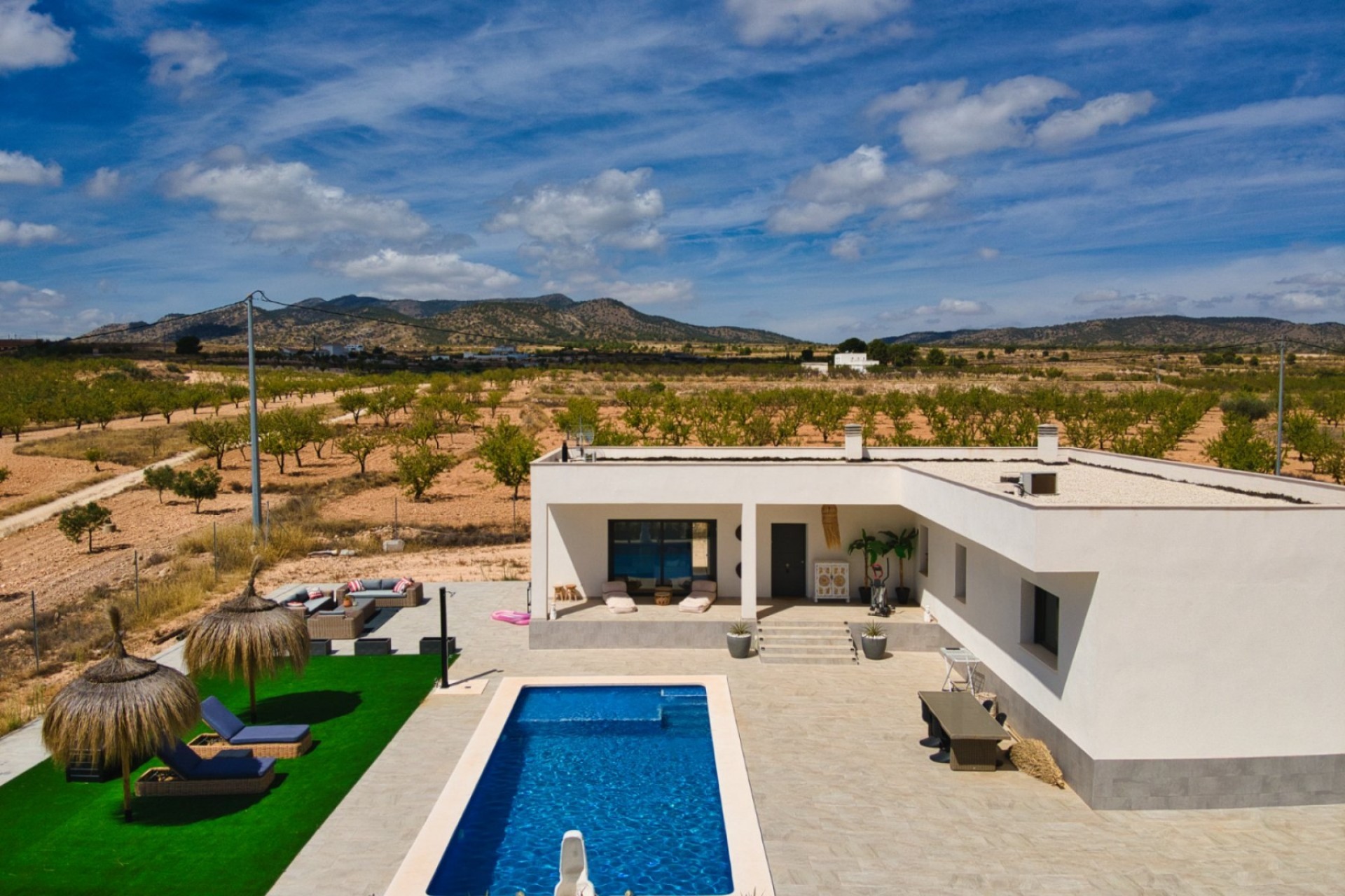 Reventa - Villa -
Pinoso - Inland