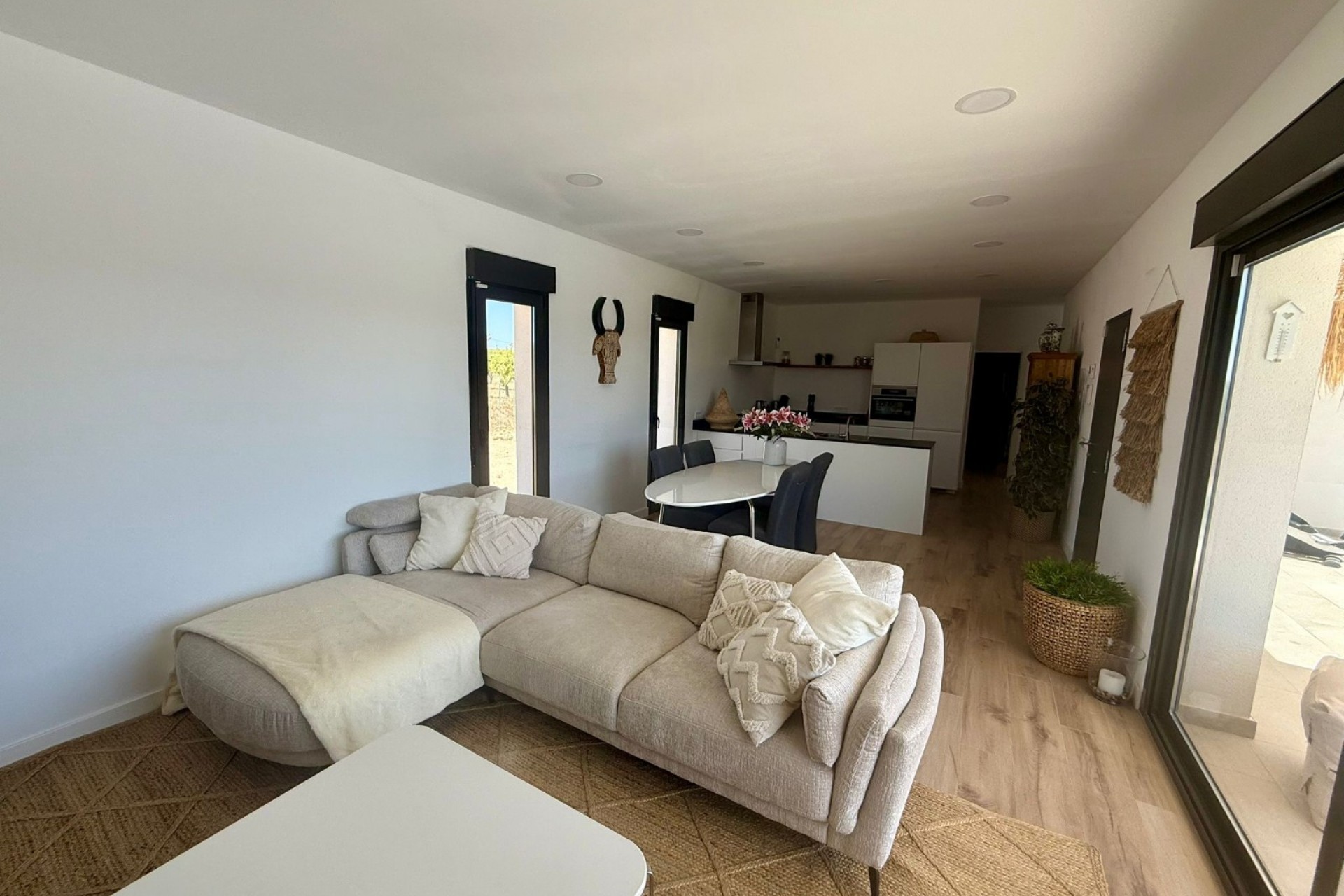 Reventa - Villa -
Pinoso - Inland