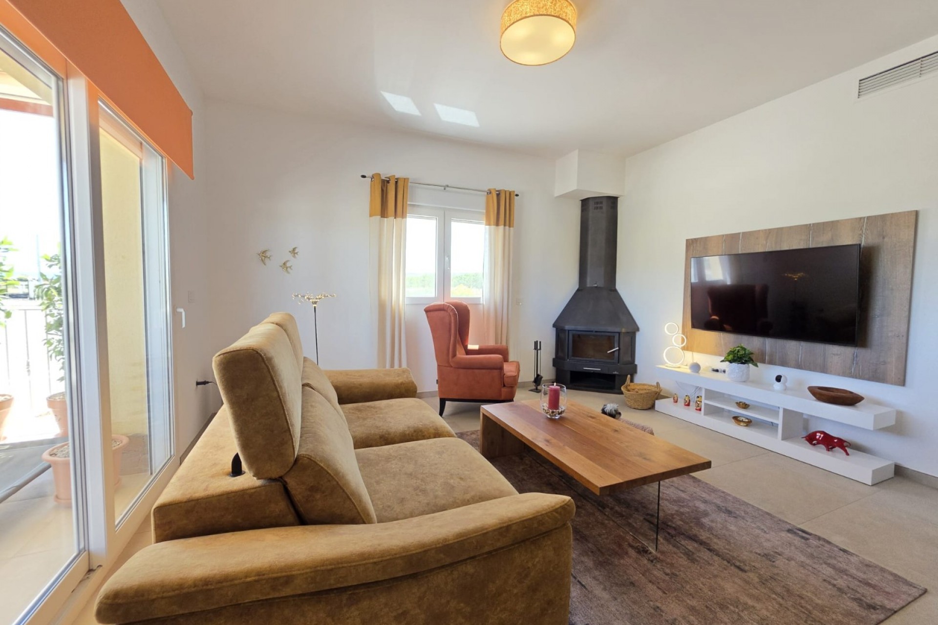 Reventa - Villa -
Pinoso - Inland