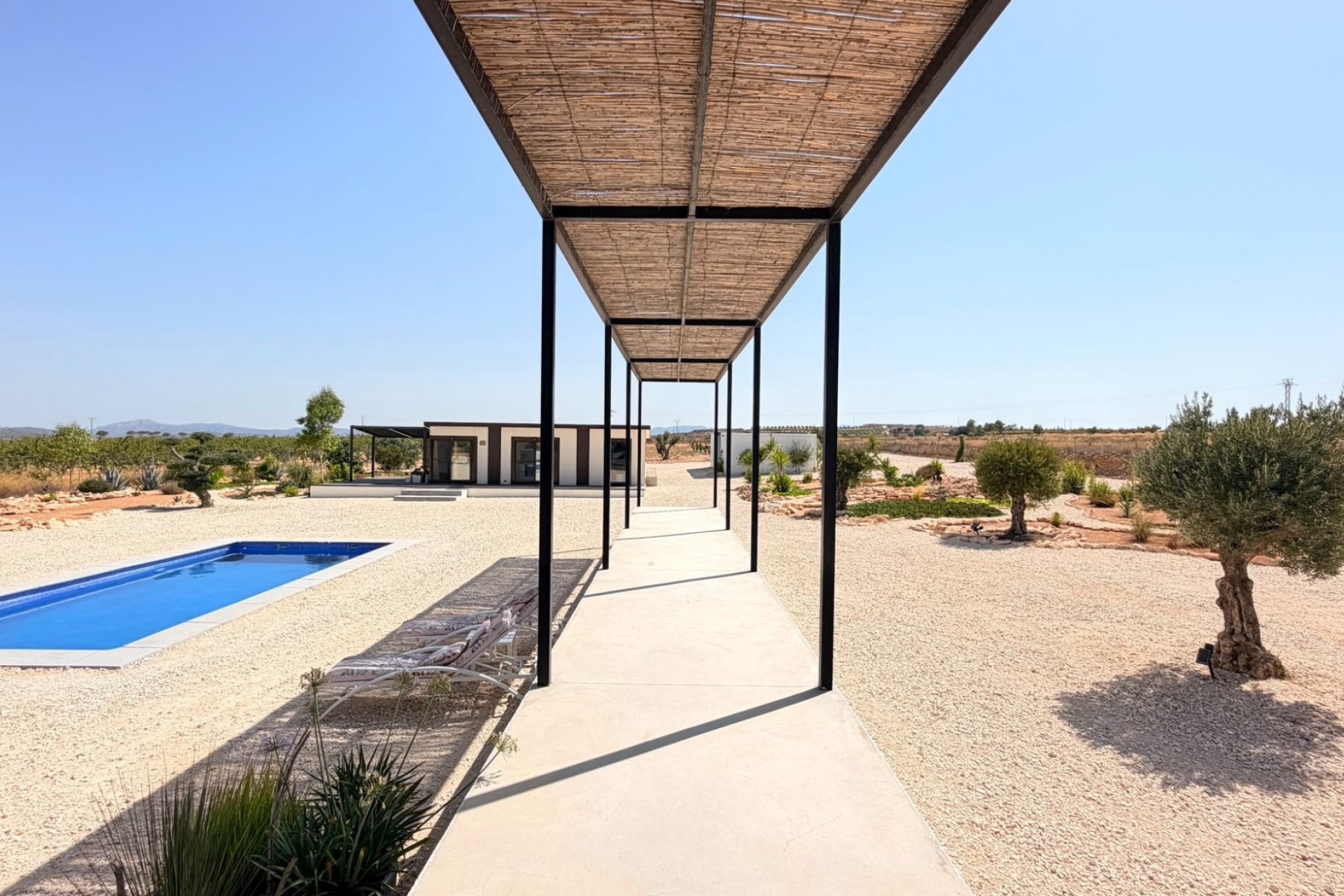 Reventa - Villa -
Pinoso - Inland