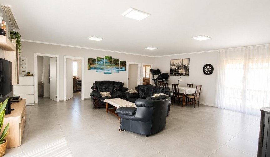 Reventa - Villa -
Pinoso - Inland