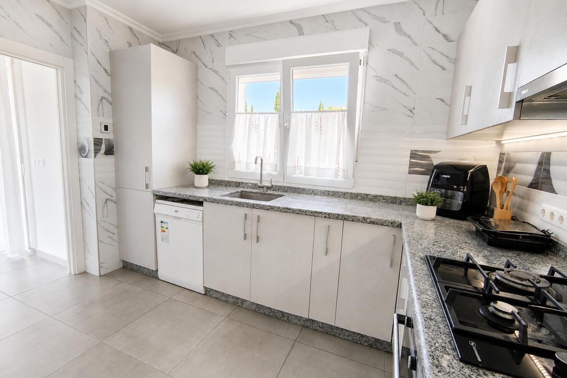 Reventa - Villa -
Pinoso - Inland