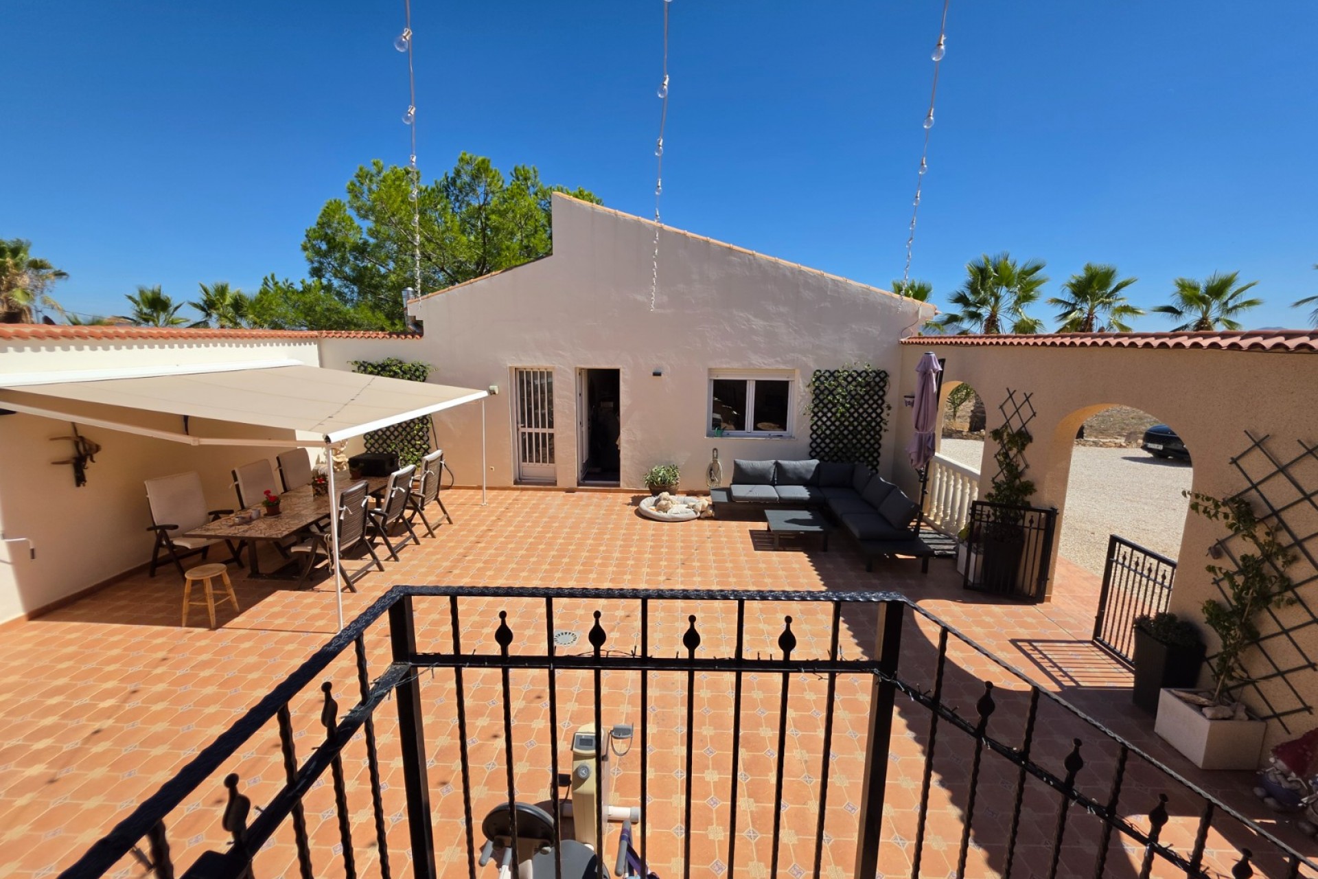 Reventa - Villa -
Pinoso - Inland