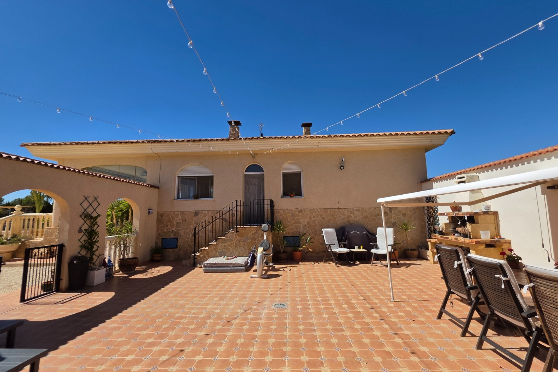 Reventa - Villa -
Pinoso - Inland