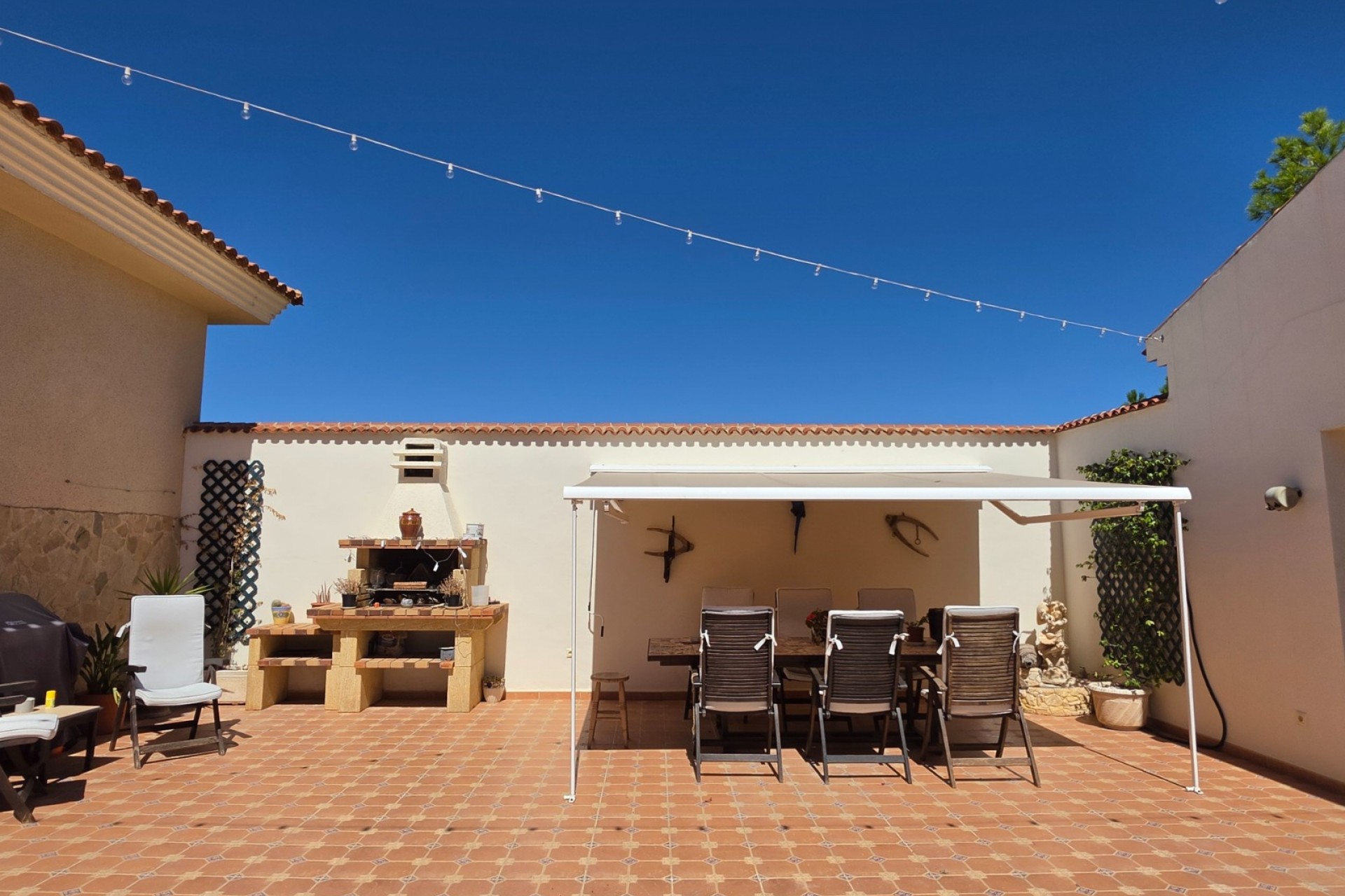 Reventa - Villa -
Pinoso - Inland
