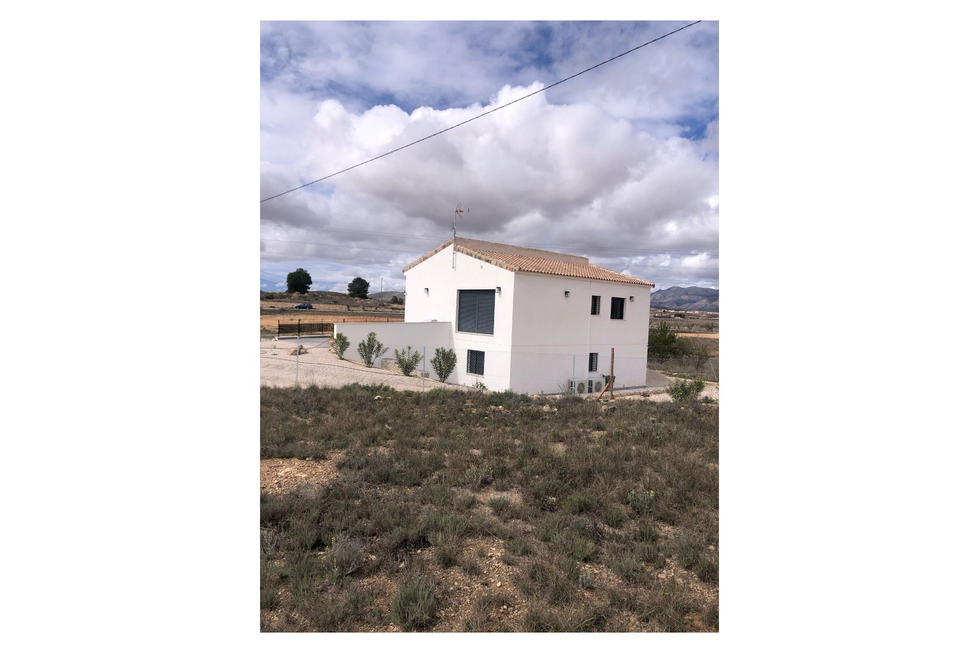 Reventa - Villa -
Pinoso - Inland