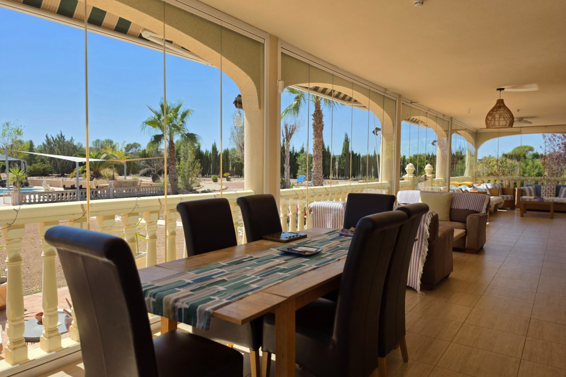 Reventa - Villa -
Pinoso - Inland