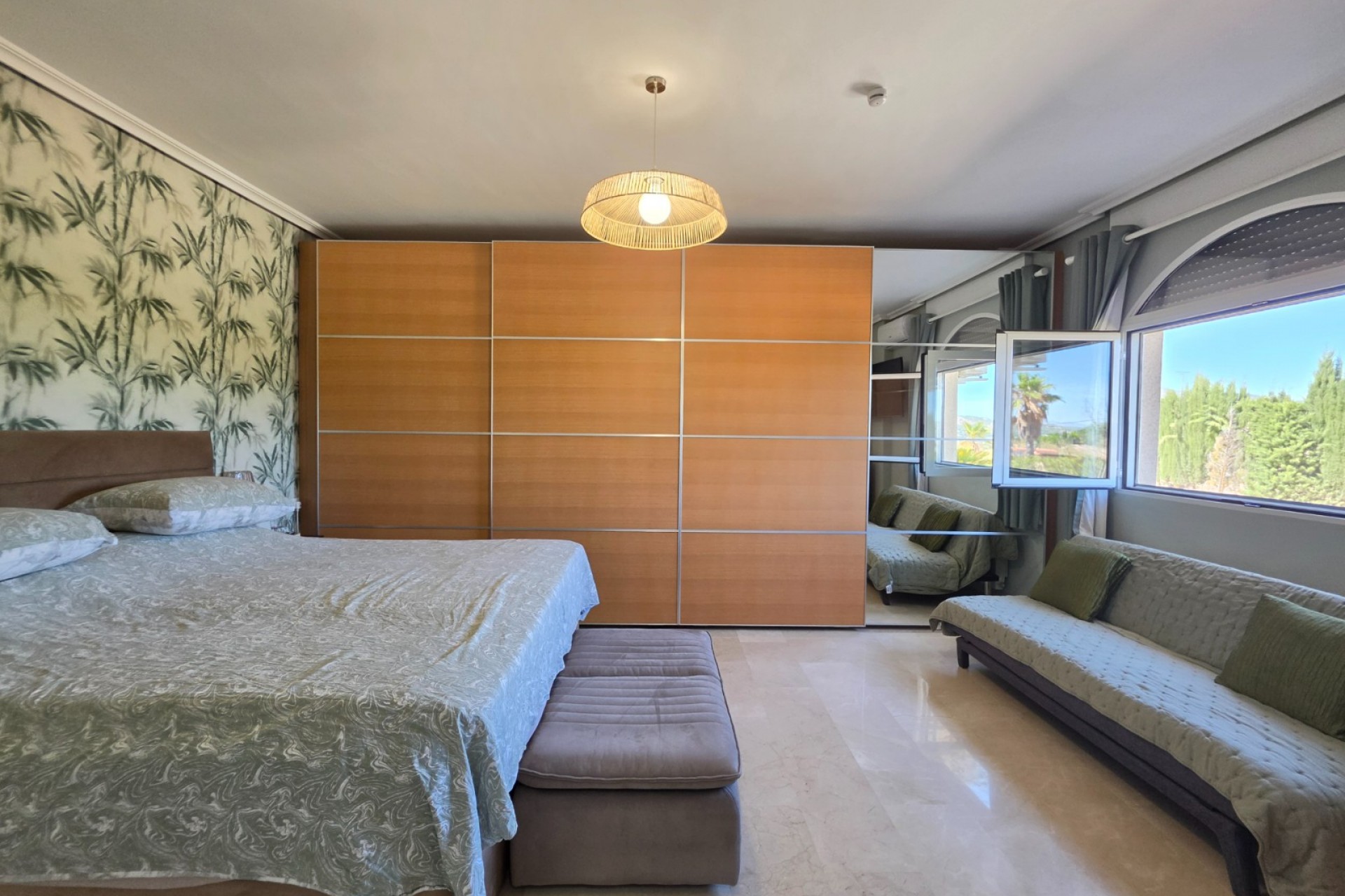 Reventa - Villa -
Pinoso - Inland