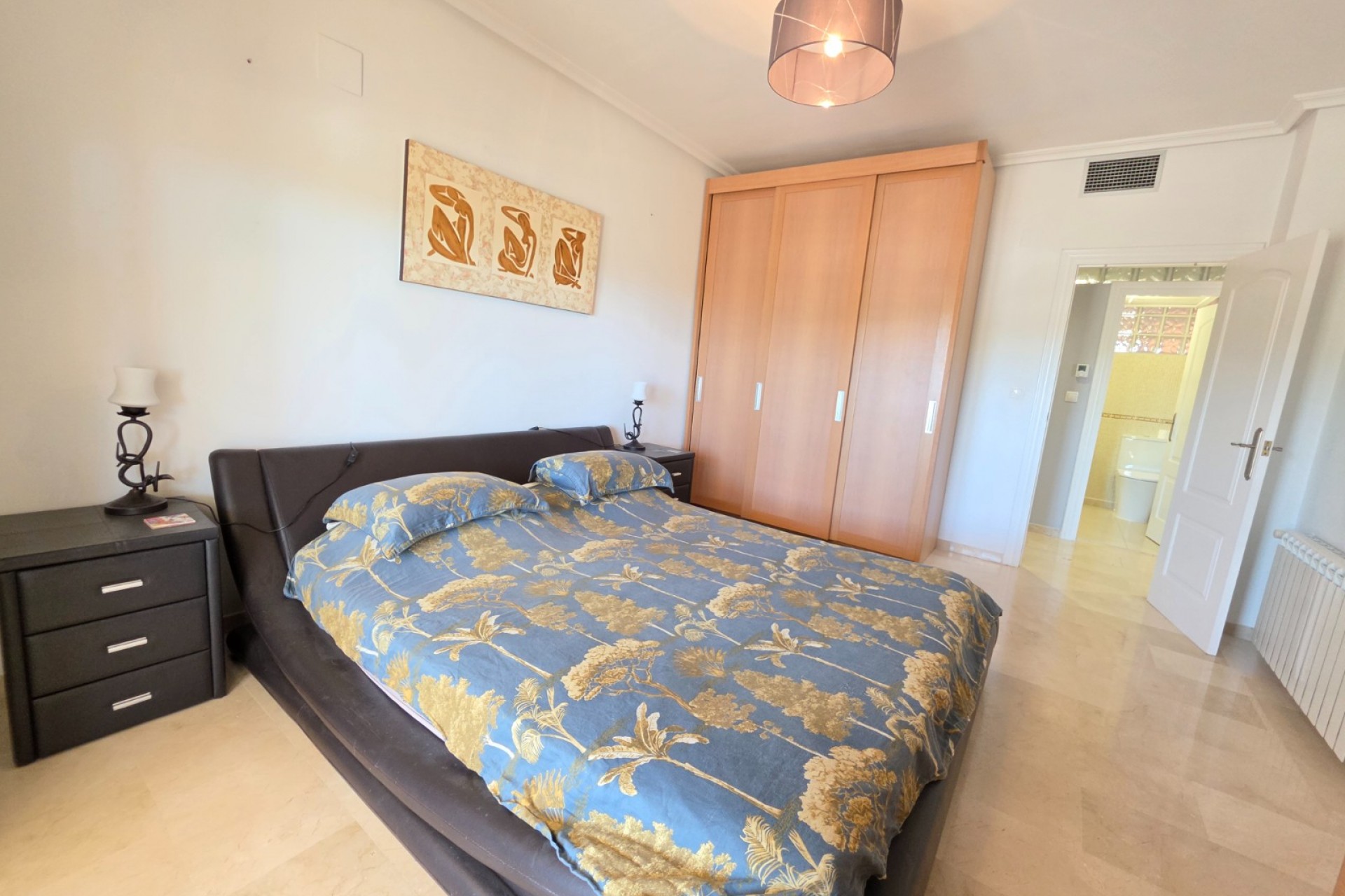 Reventa - Villa -
Pinoso - Inland