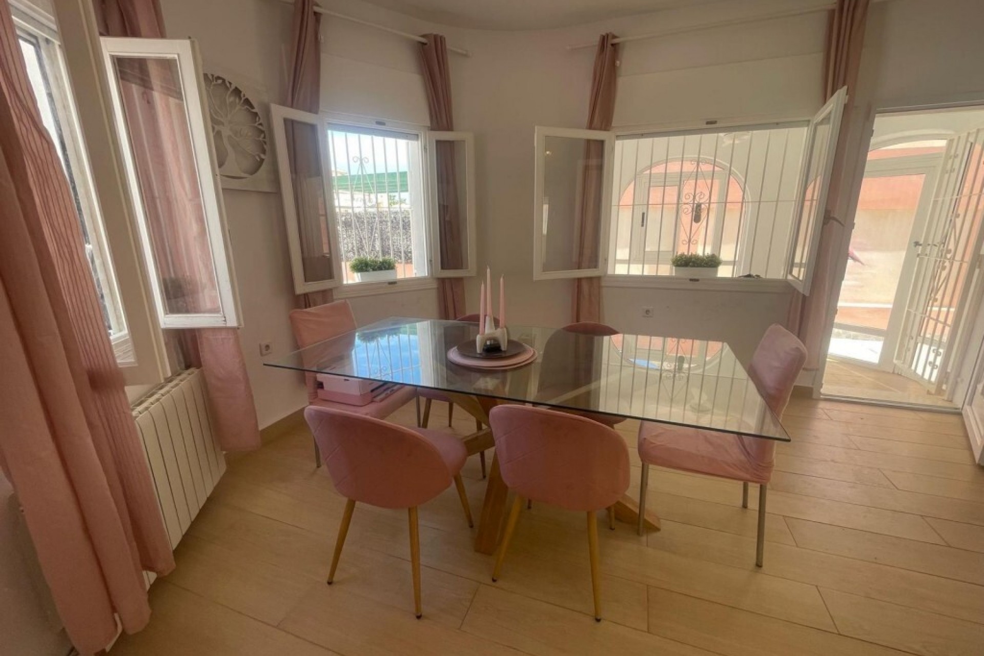 Reventa - Villa -
Playa Flamenca - Costa Blanca