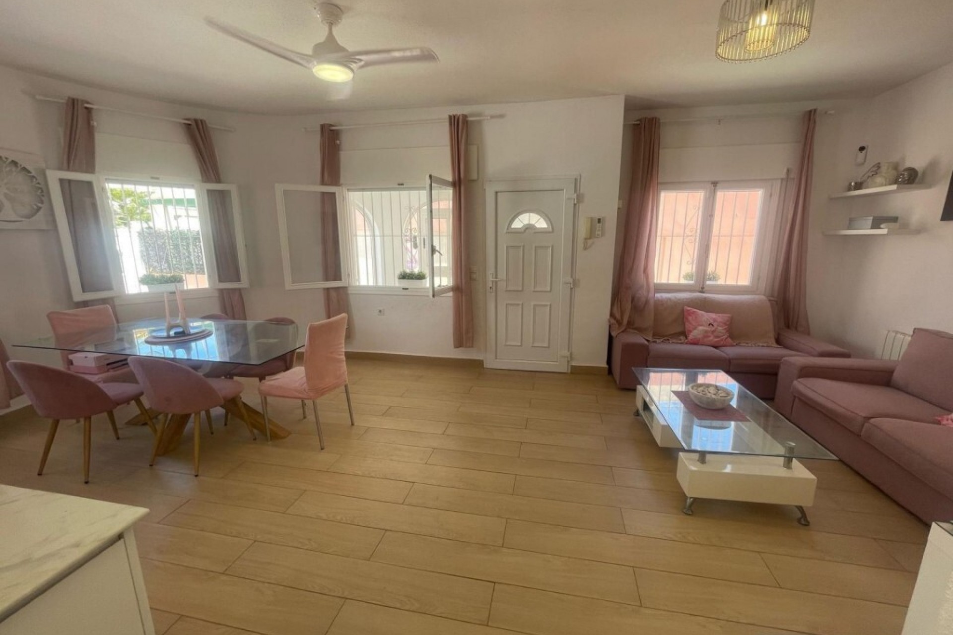 Reventa - Villa -
Playa Flamenca - Costa Blanca