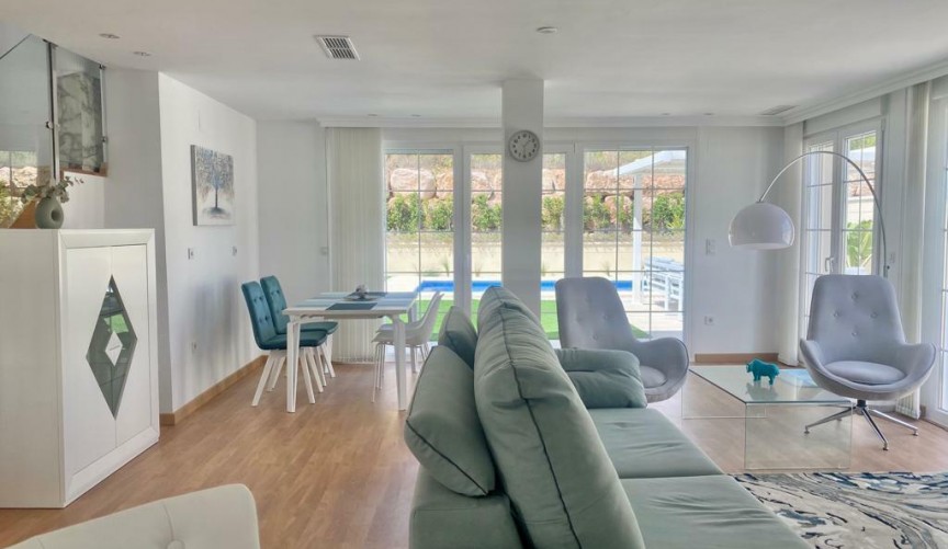 Reventa - Villa -
Polop - Costa Blanca