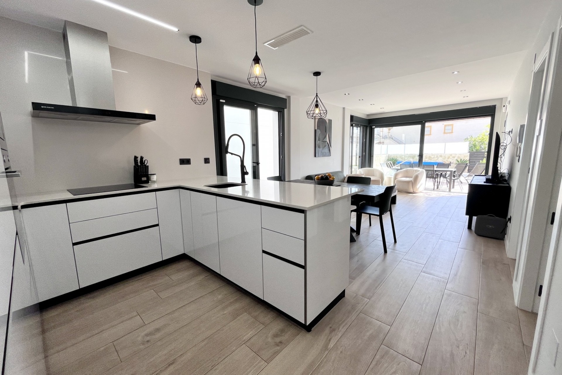 Reventa - Villa -
Punta Prima - Costa Blanca