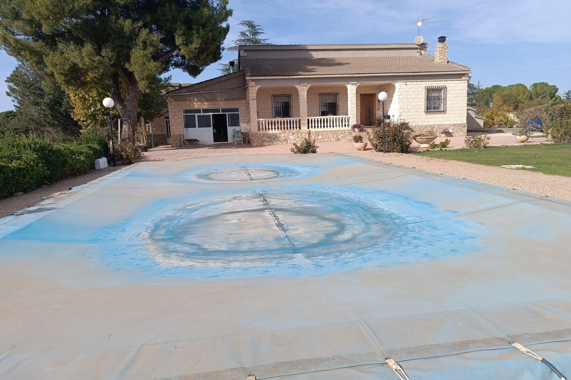 Reventa - Villa -
Revuelta de Yecla - Inland