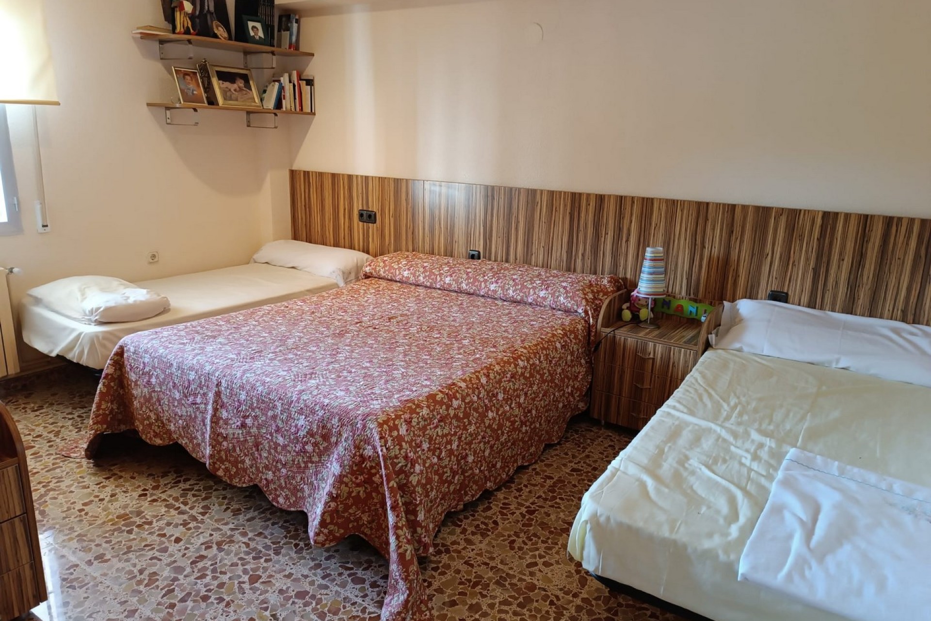 Reventa - Villa -
Revuelta de Yecla - Inland