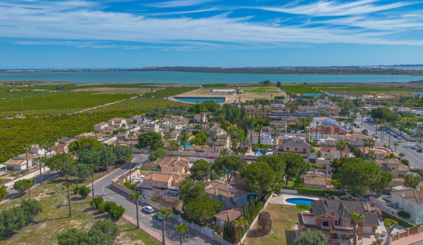 Reventa - Villa -
Rojales - Pueblo Bravo