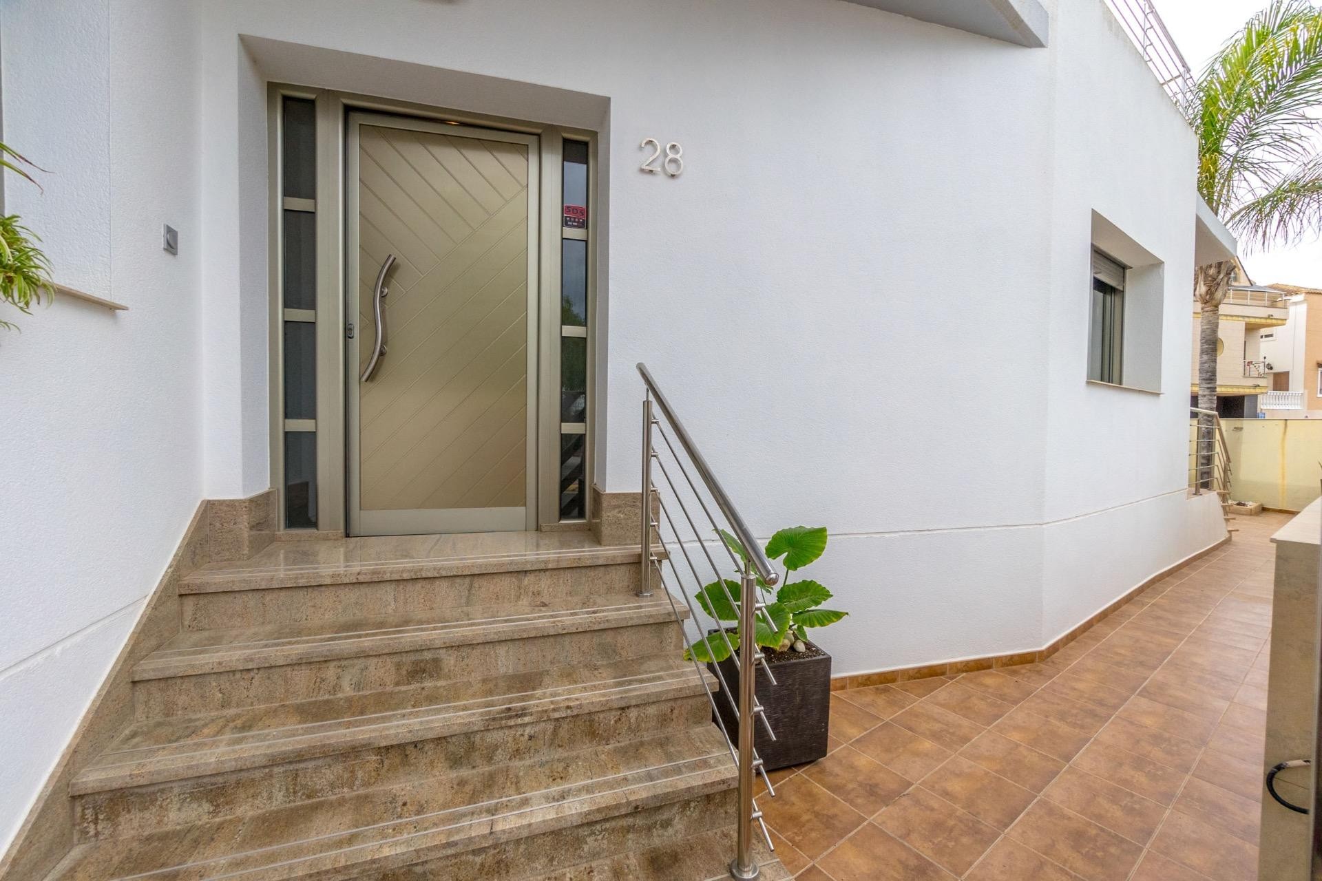 Reventa - Villa -
Rojales