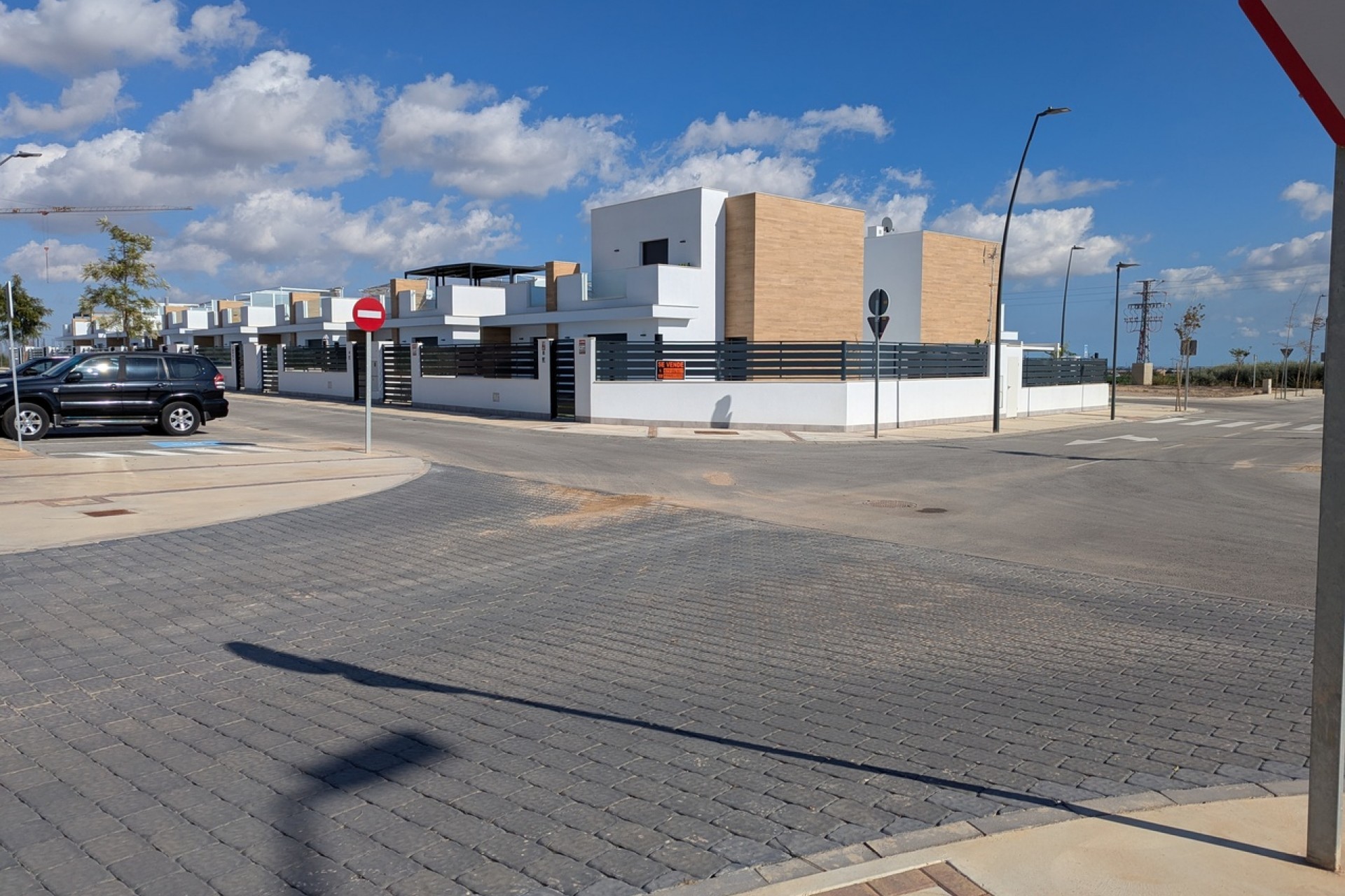 Reventa - Villa -
Roldan - Inland