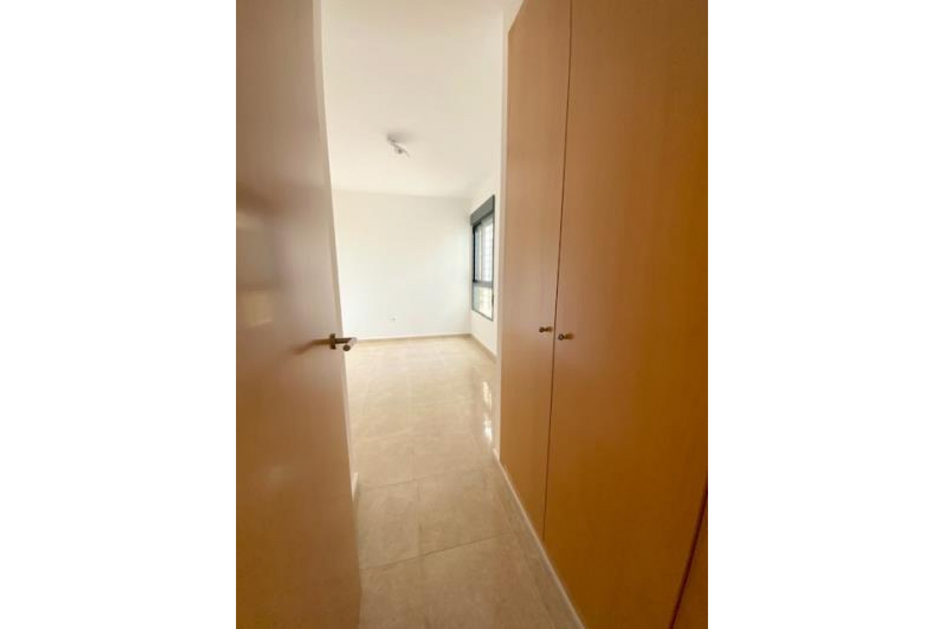 Reventa - Villa -
Roldan - Inland