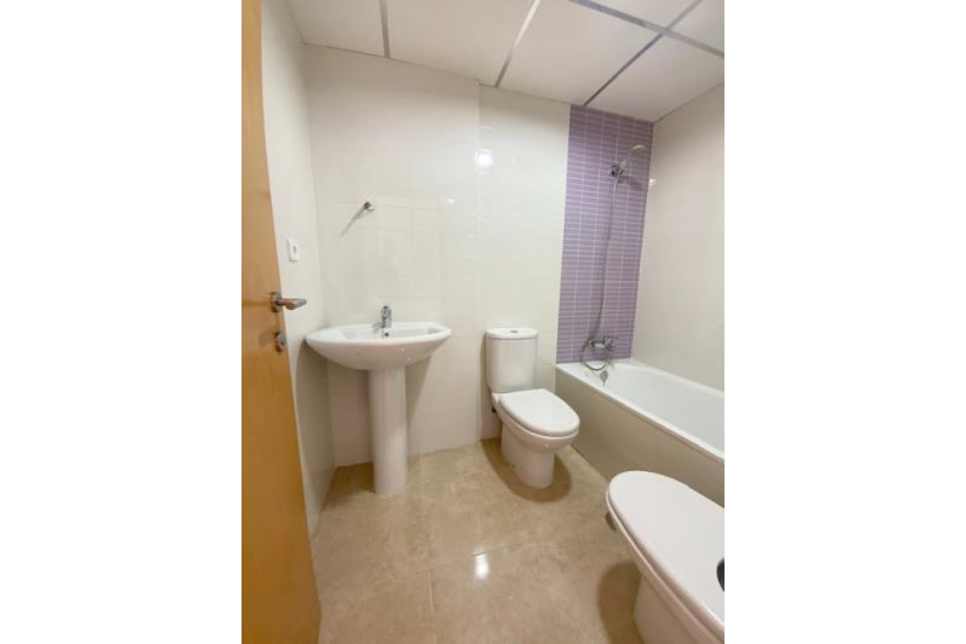 Reventa - Villa -
Roldan - Inland