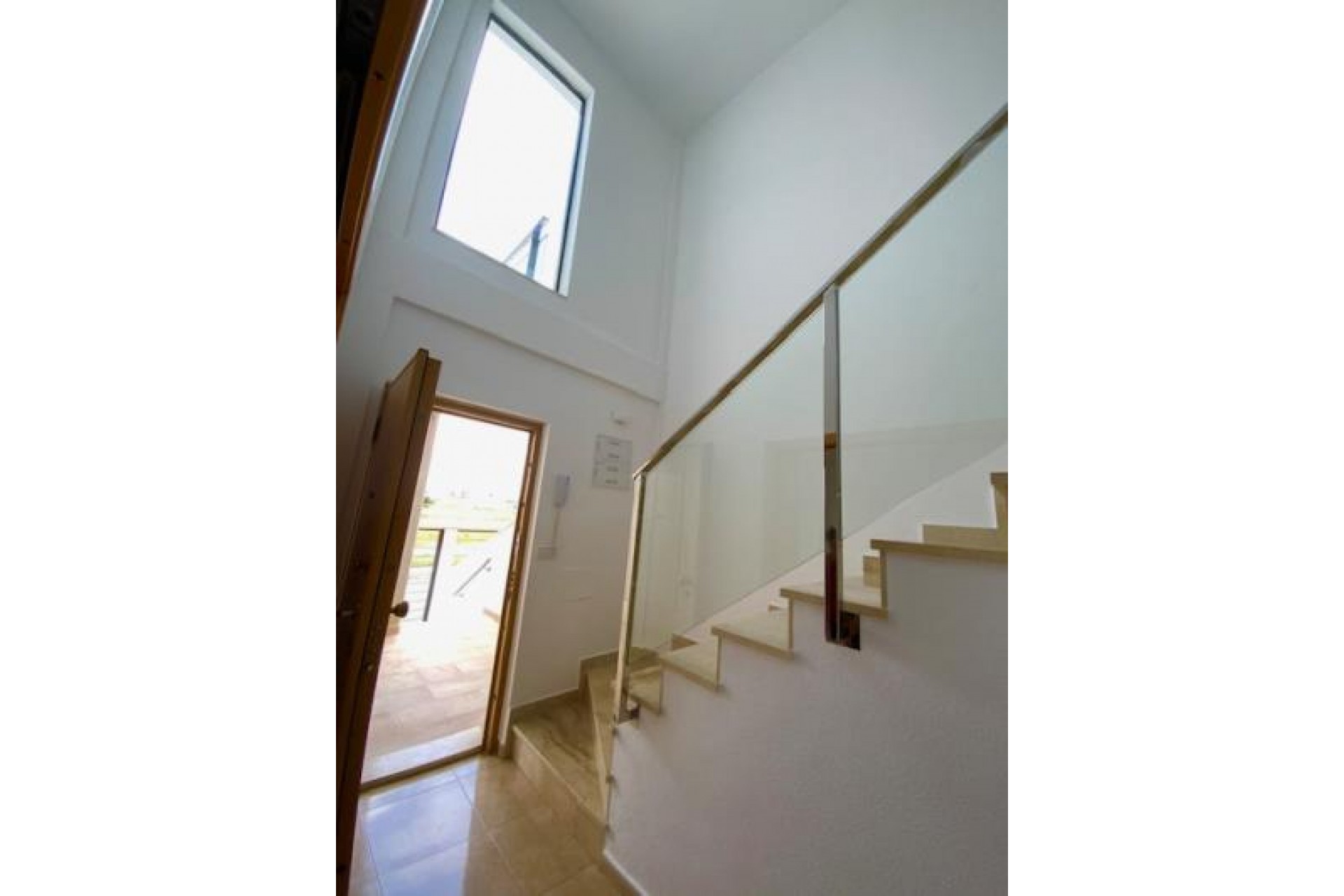 Reventa - Villa -
Roldan - Inland