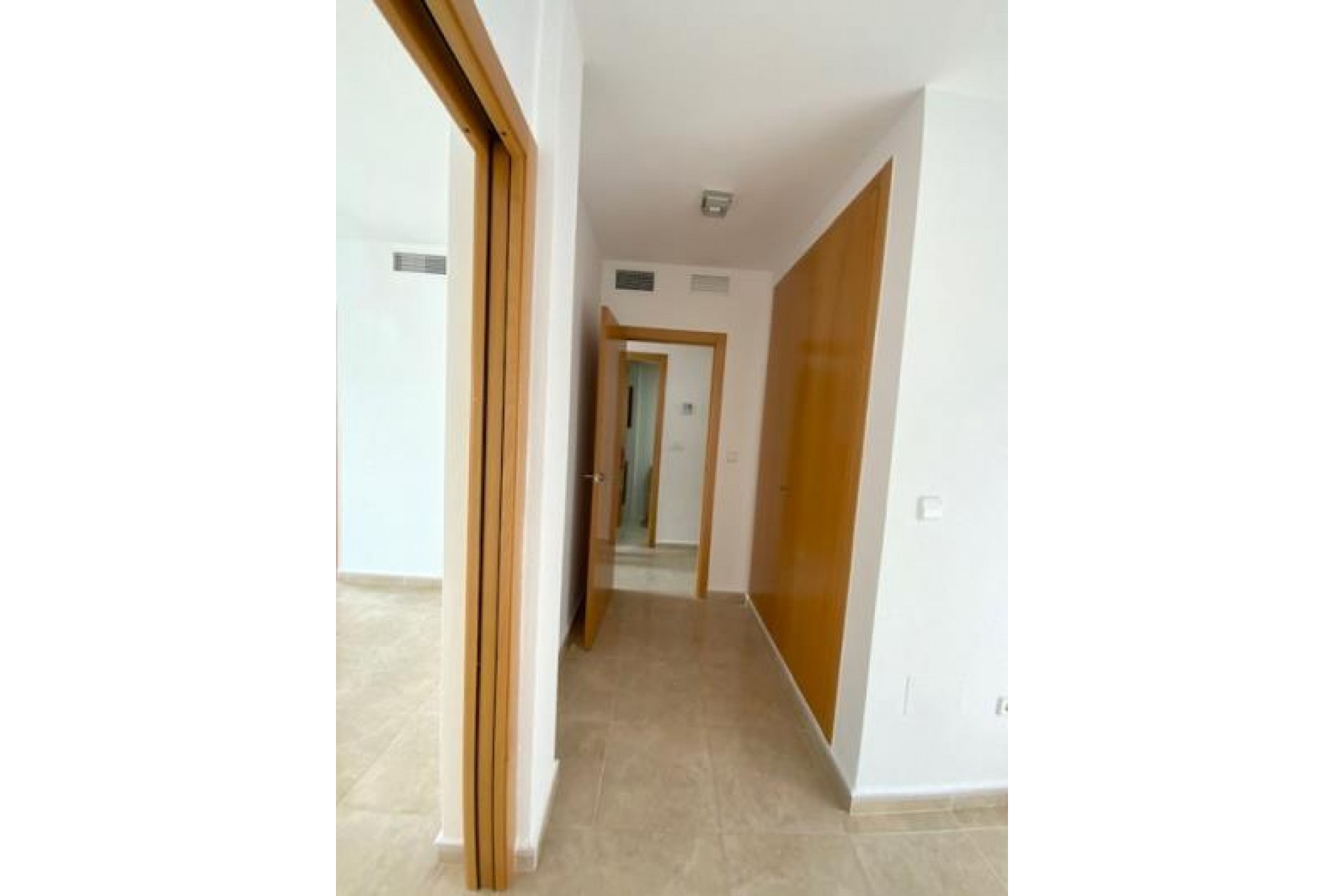 Reventa - Villa -
Roldan - Inland