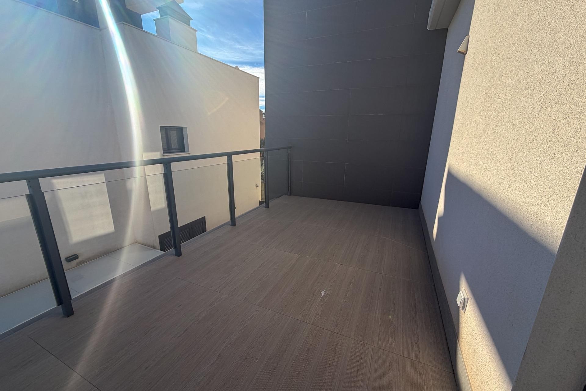 Reventa - Villa -
San Miguel de Salinas - Bellavista