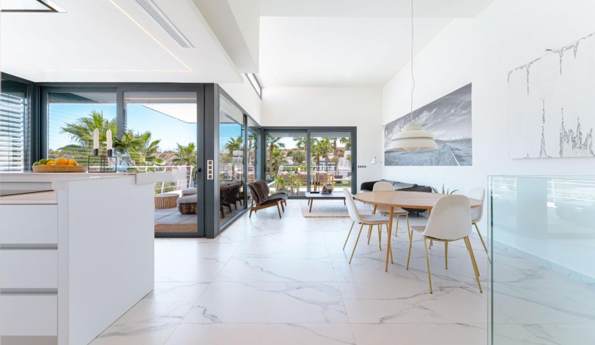 Reventa - Villa -
San Miguel de Salinas - Bellavista