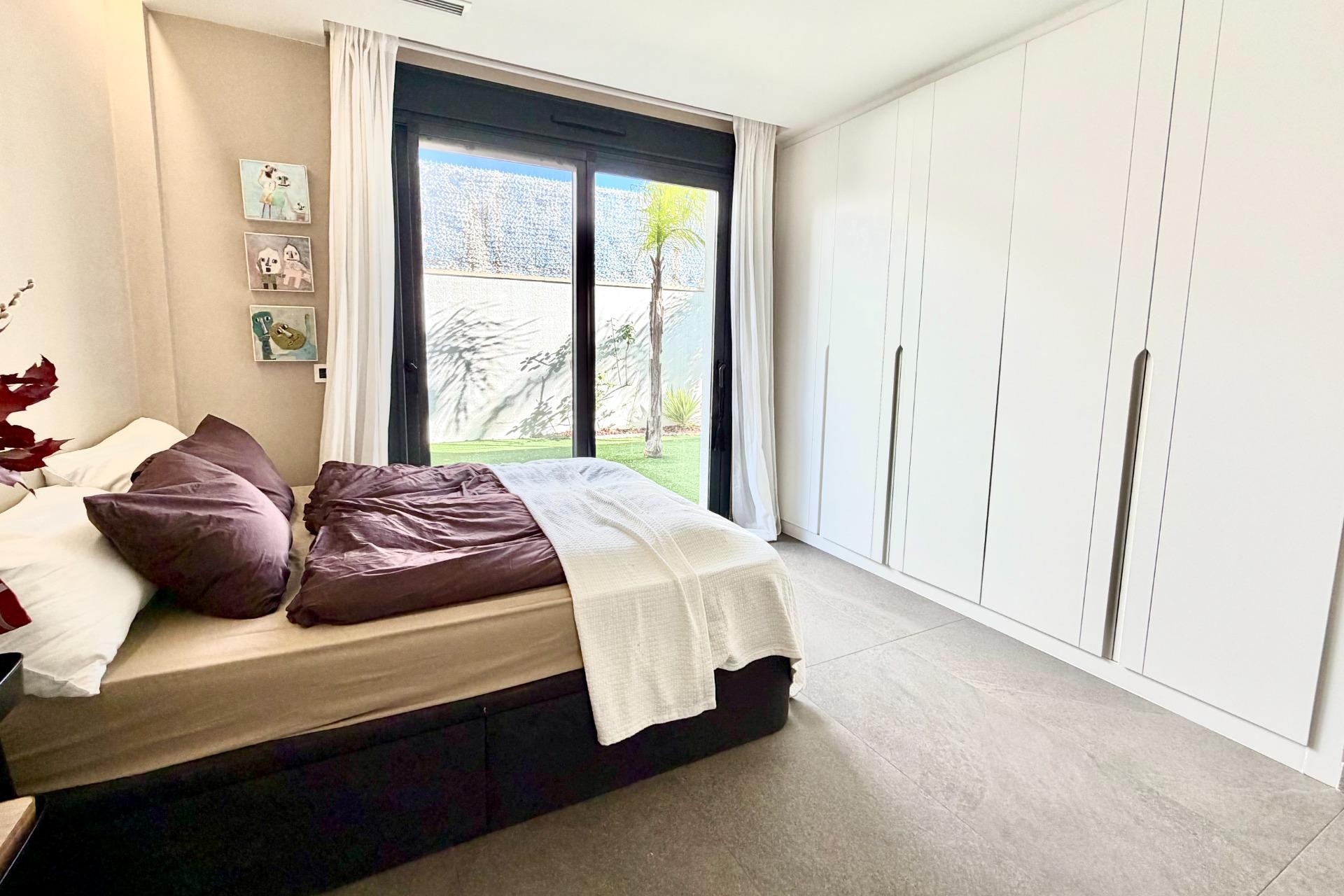 Reventa - Villa -
San Miguel de Salinas - Bellavista