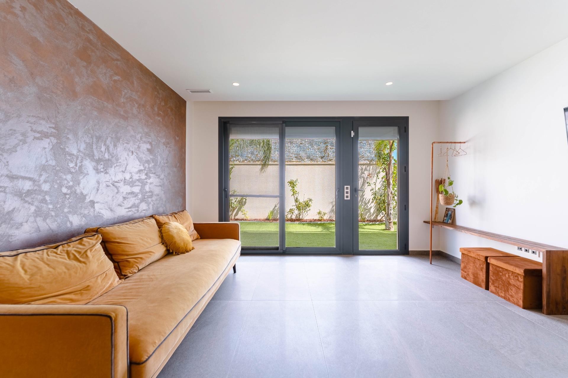 Reventa - Villa -
San Miguel de Salinas - Bellavista