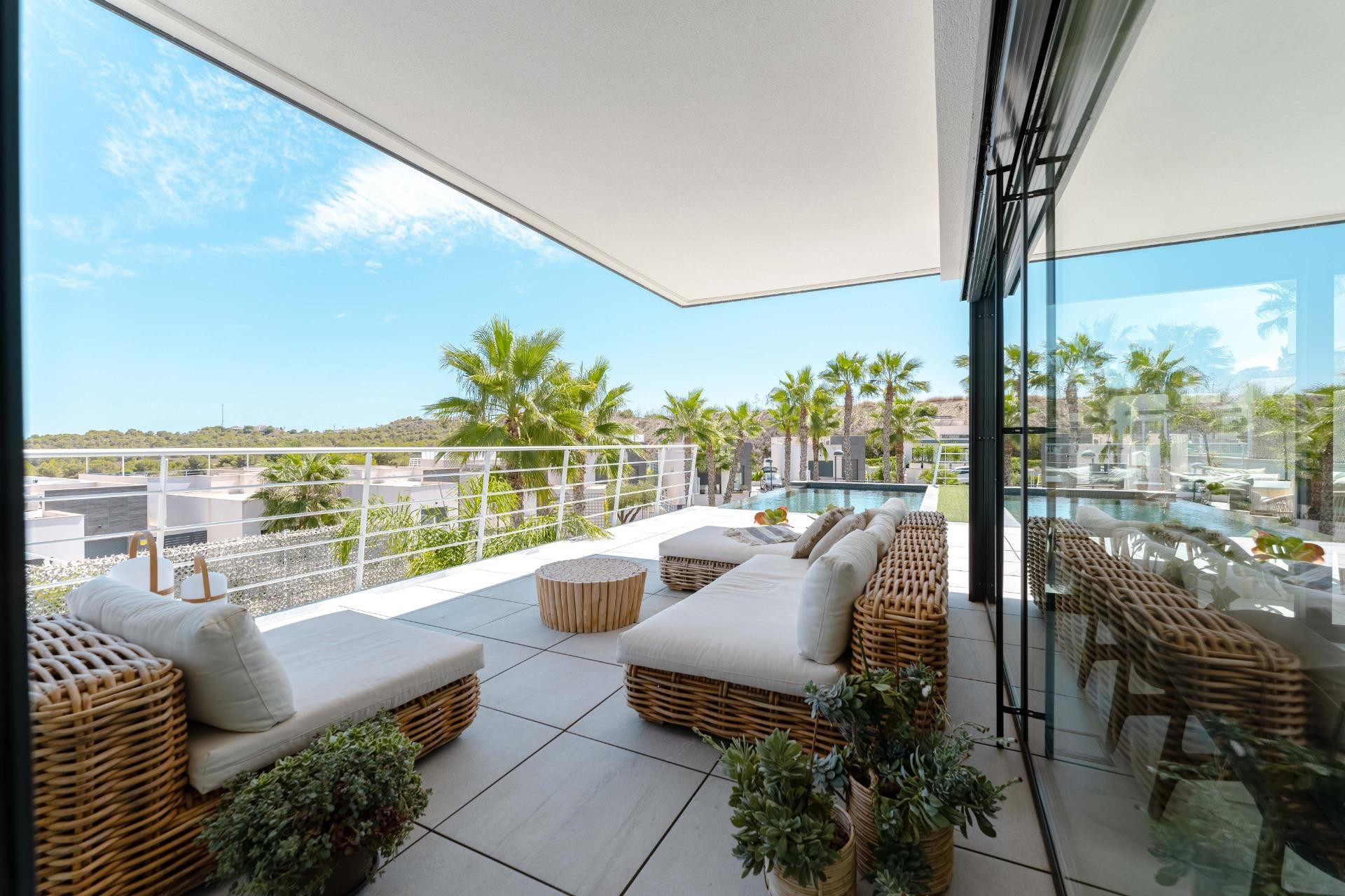 Reventa - Villa -
San Miguel de Salinas - Bellavista