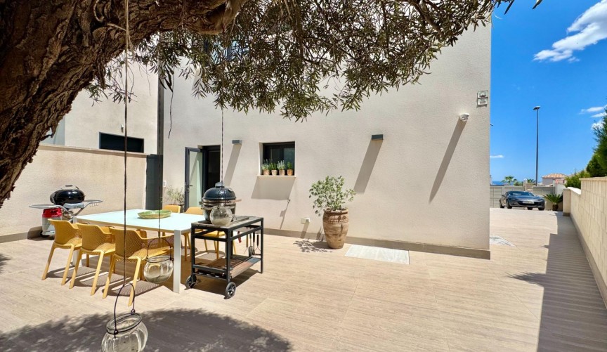 Reventa - Villa -
San Miguel de Salinas - Bellavista
