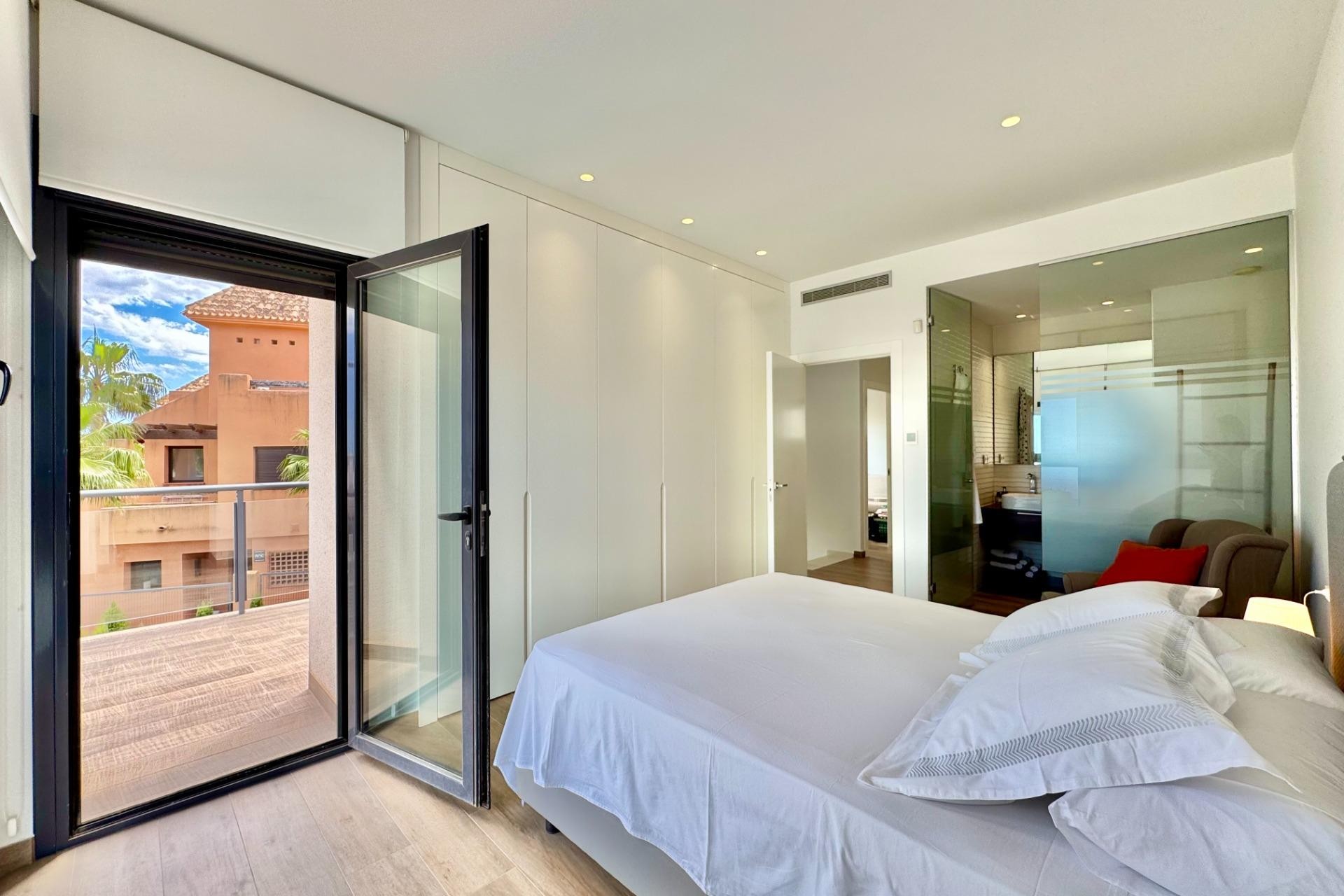 Reventa - Villa -
San Miguel de Salinas - Bellavista
