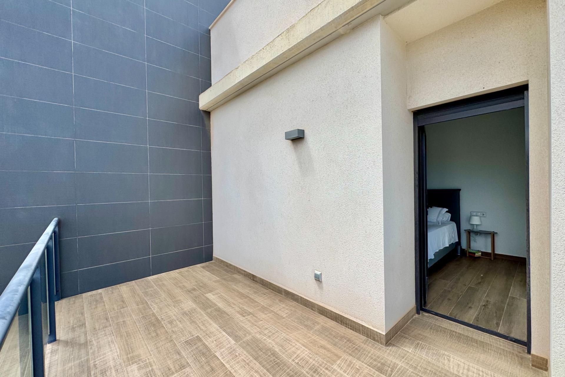 Reventa - Villa -
San Miguel de Salinas - Bellavista