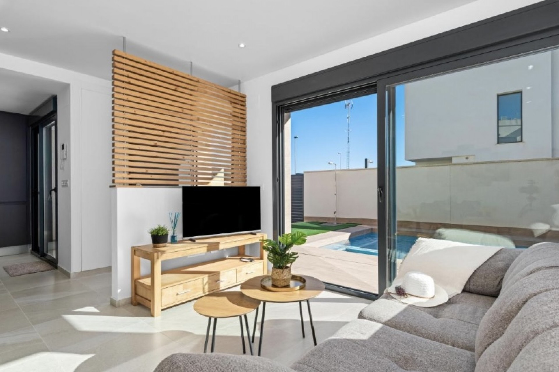 Reventa - Villa -
San Miguel de Salinas - Inland