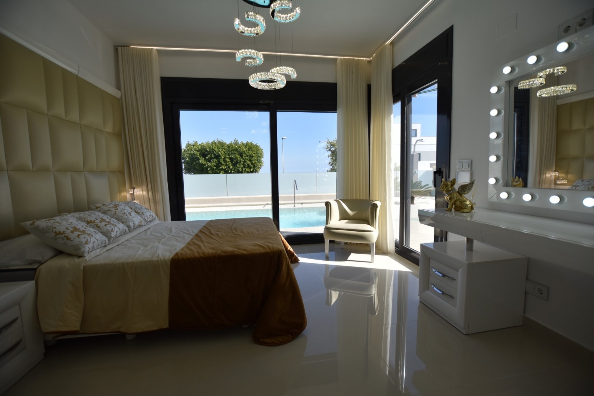 Reventa - Villa -
San Miguel de Salinas - Inland