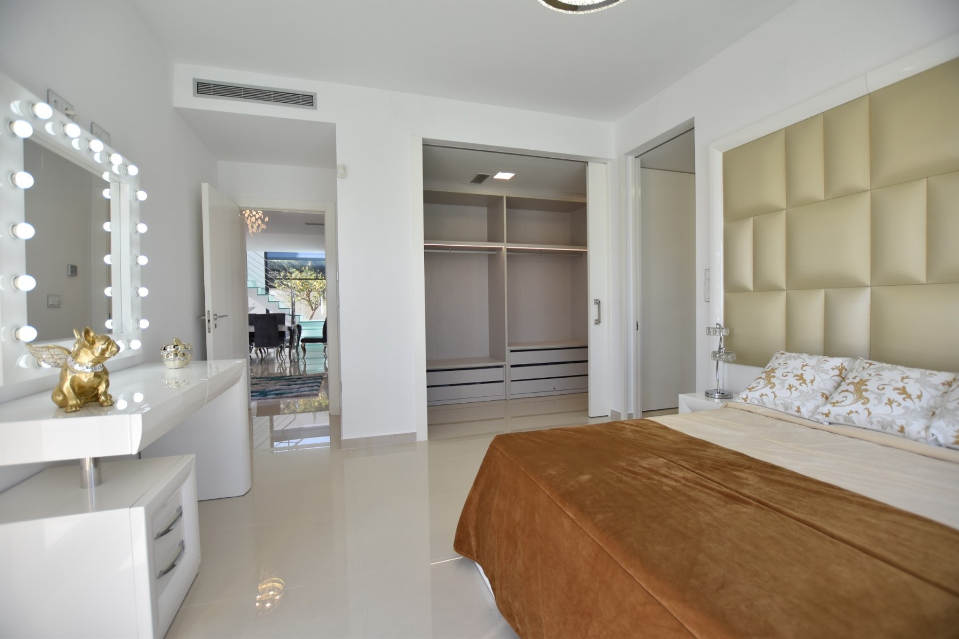 Reventa - Villa -
San Miguel de Salinas - Inland