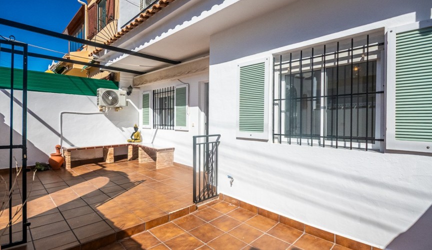 Reventa - Villa -
San Miguel de Salinas - Inland