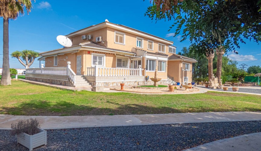 Reventa - Villa -
San Miguel de Salinas - Inland