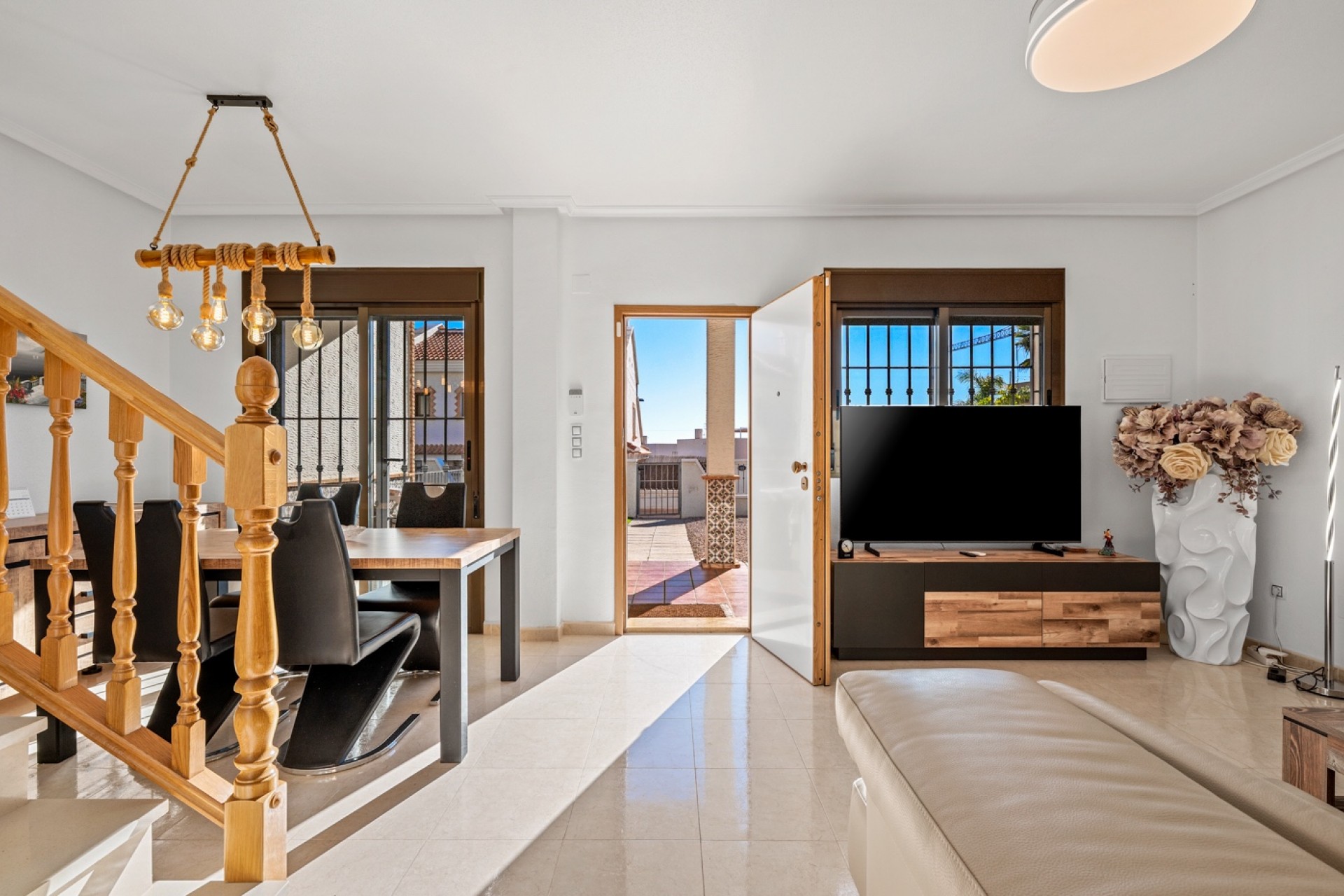 Reventa - Villa -
San Miguel de Salinas - Inland