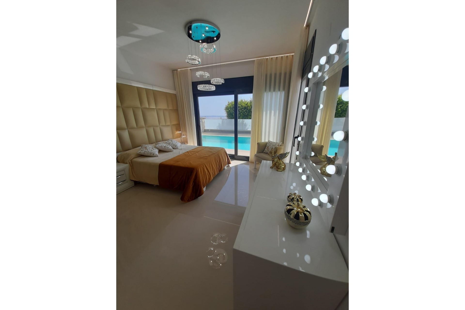 Reventa - Villa -
San Miguel de Salinas - Inland