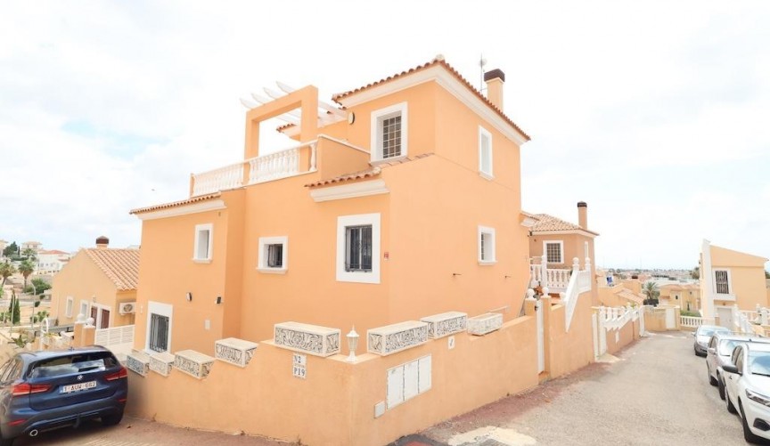 Reventa - Villa -
San Miguel de Salinas - Inland