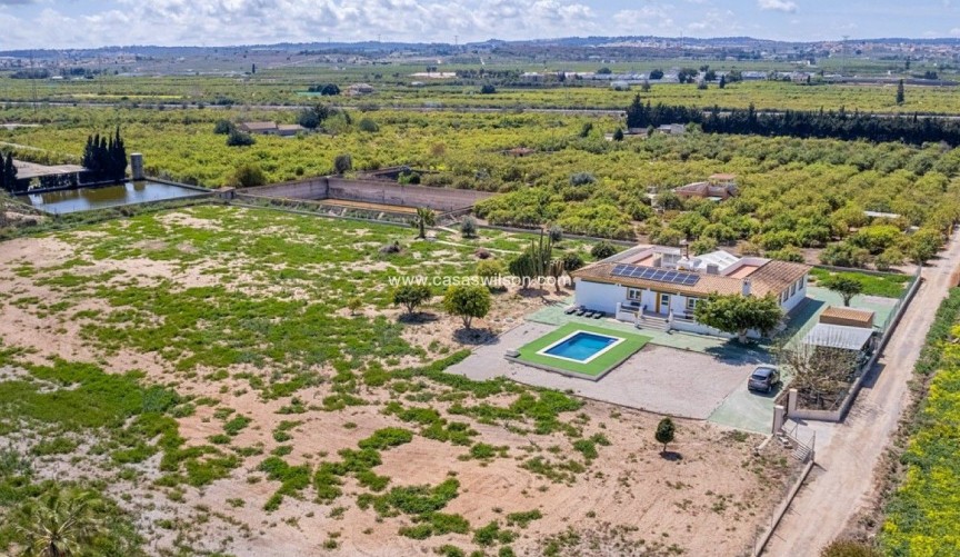 Reventa - Villa -
San Miguel de Salinas - Inland