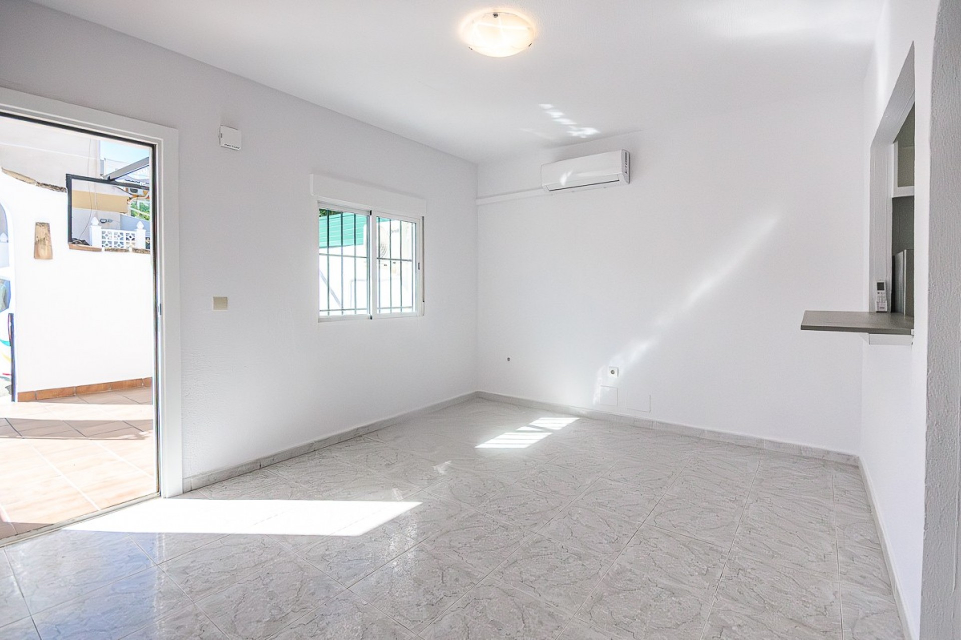 Reventa - Villa -
San Miguel de Salinas - Inland