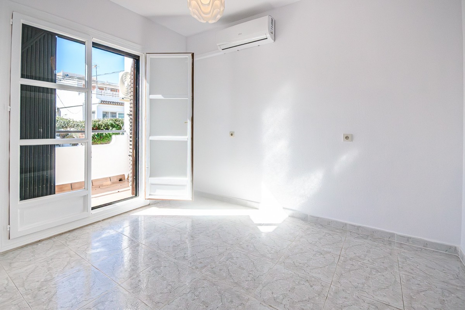 Reventa - Villa -
San Miguel de Salinas - Inland
