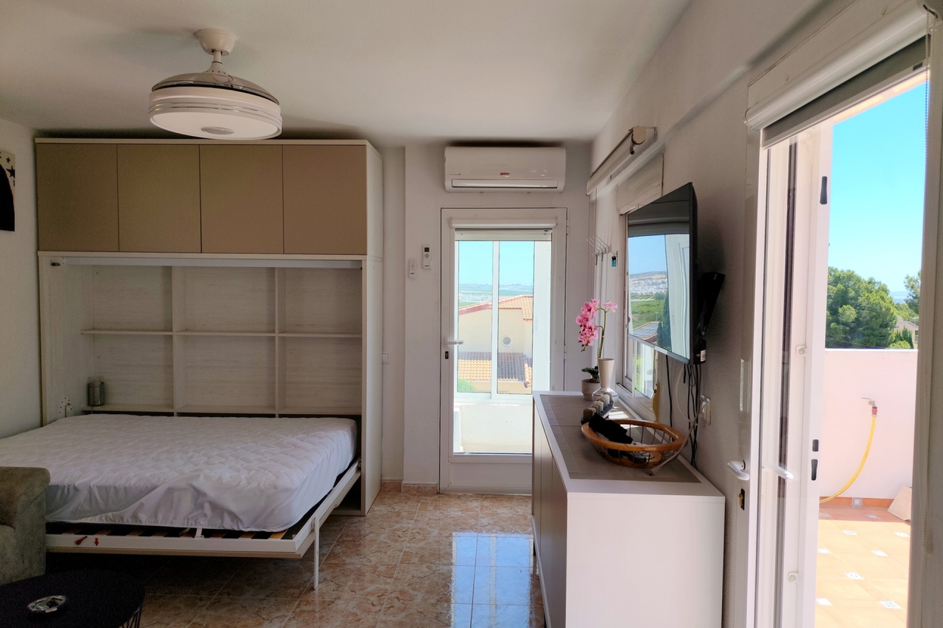 Reventa - Villa -
San Miguel / Vistabella Golf - Inland
