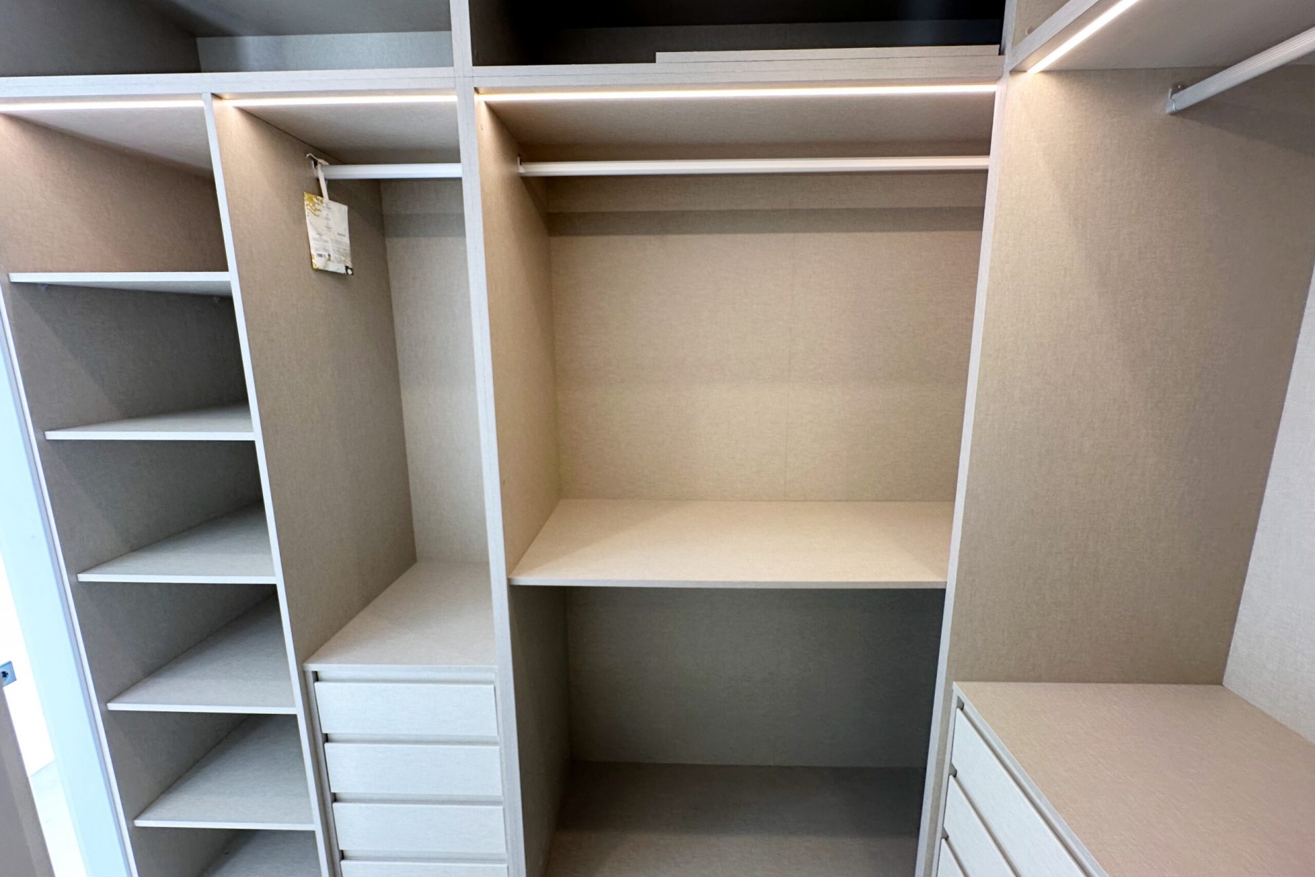 Reventa - Villa -
Santa Rosalia Resort - Inland