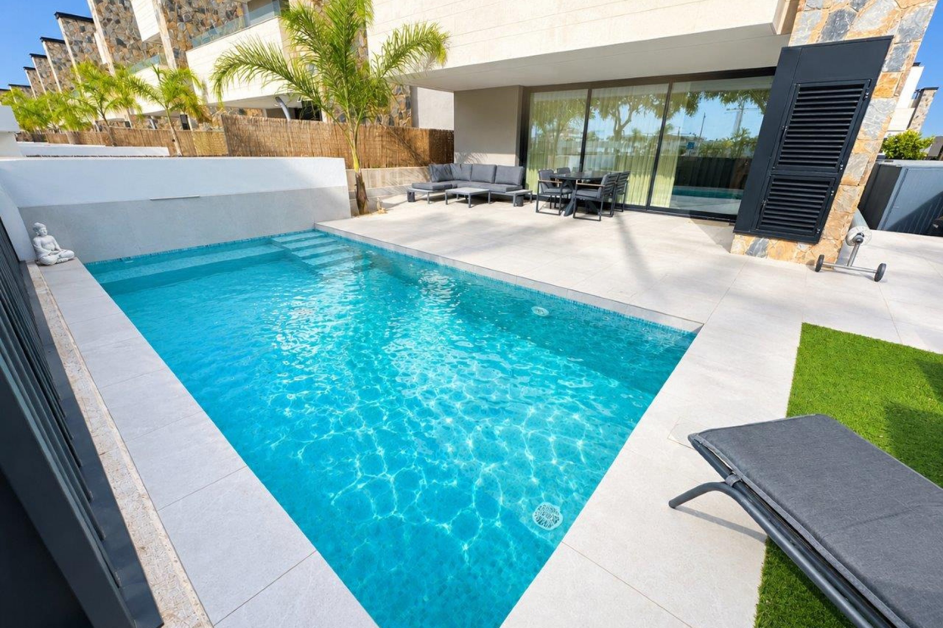 Reventa - Villa -
Santa Rosalia Resort - Inland