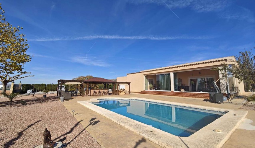 Reventa - Villa -
Sax - Inland